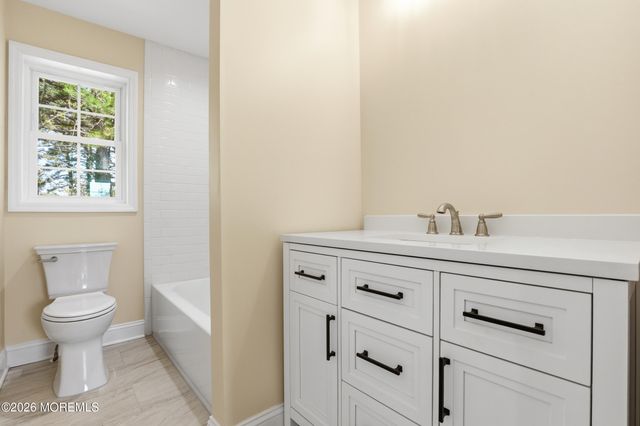 13 Laketree Court, Manchester, NJ 08759