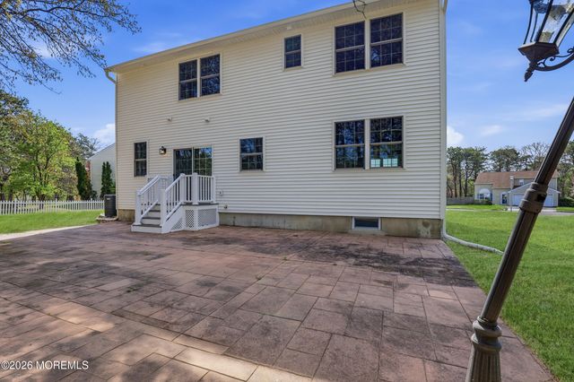 13 Laketree Court, Manchester, NJ 08759