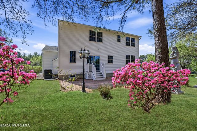 13 Laketree Court, Manchester, NJ 08759