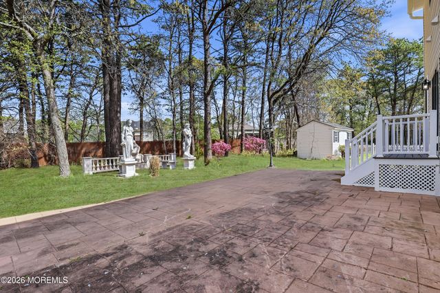 13 Laketree Court, Manchester, NJ 08759