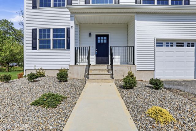13 Laketree Court, Manchester, NJ 08759