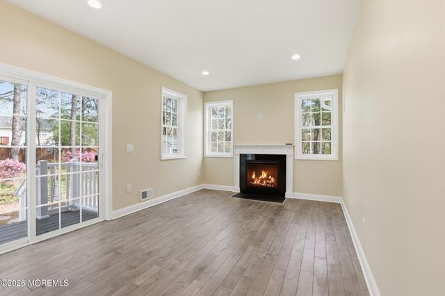 13 Laketree Court, Manchester, NJ 08759