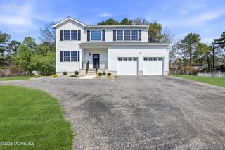 13 Laketree Court, Manchester, NJ 08759