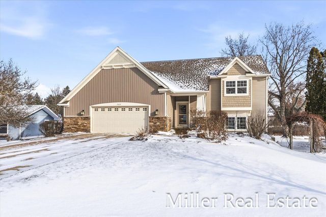 2899 Loehrs Landing Drive, Hastings, MI 49058