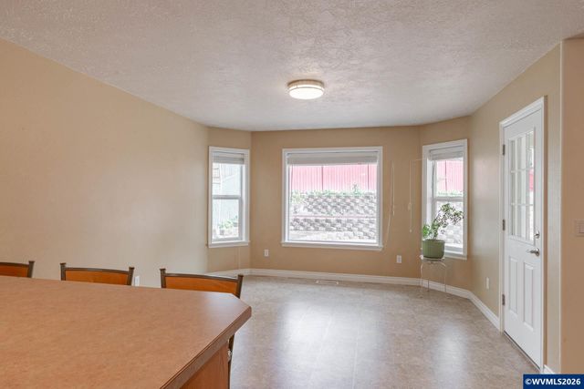 652 NW Jasper St, Dallas, OR 97338