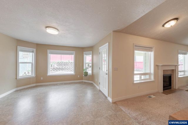 652 NW Jasper St, Dallas, OR 97338