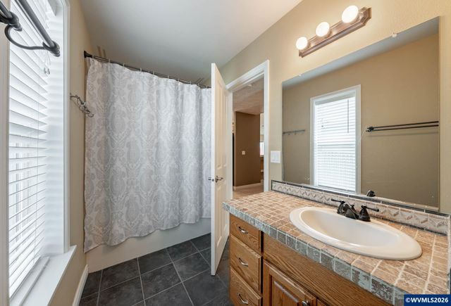 652 NW Jasper St, Dallas, OR 97338