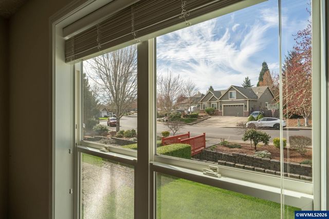 652 NW Jasper St, Dallas, OR 97338