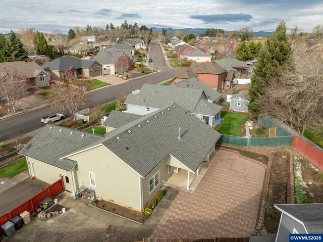 652 NW Jasper St, Dallas, OR 97338