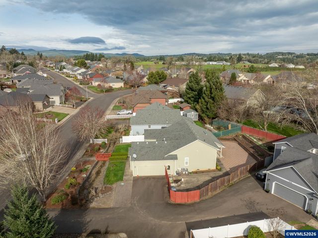 652 NW Jasper St, Dallas, OR 97338