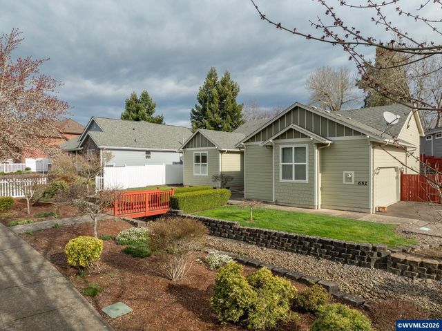 652 NW Jasper St, Dallas, OR 97338