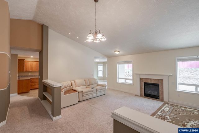 652 NW Jasper St, Dallas, OR 97338