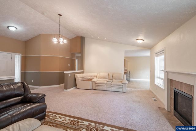 652 NW Jasper St, Dallas, OR 97338