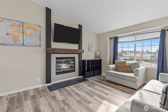 341 2nd Avenue SE, Pacific, WA 98047