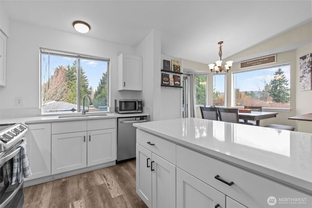 341 2nd Avenue SE, Pacific, WA 98047