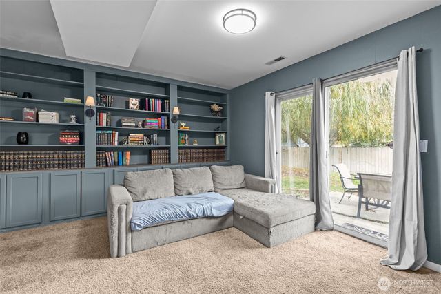 341 2nd Avenue SE, Pacific, WA 98047