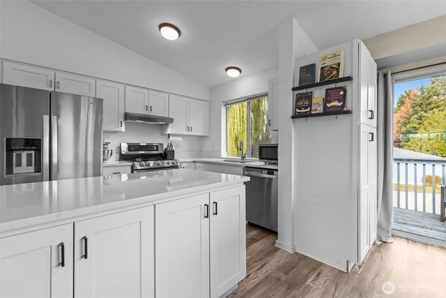 341 2nd Avenue SE, Pacific, WA 98047