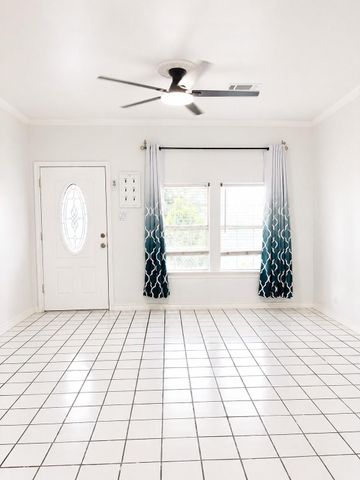 6637 Avenue T, Houston, TX 77011