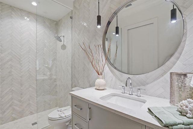 262 CRYSTAL WATERS DRIVE, Sarasota, FL 34240