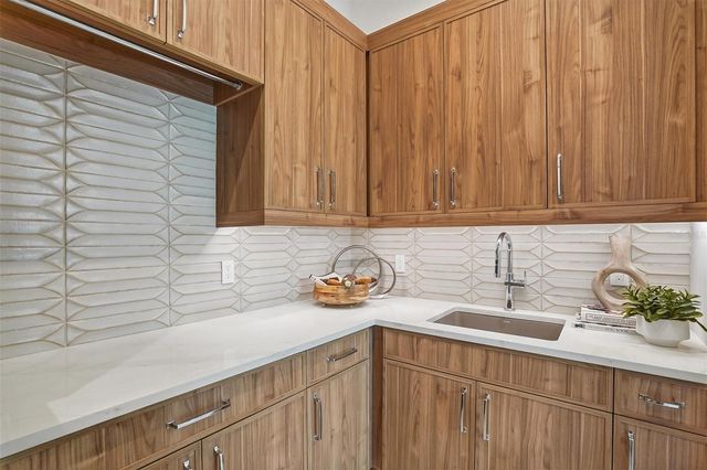 262 CRYSTAL WATERS DRIVE, Sarasota, FL 34240