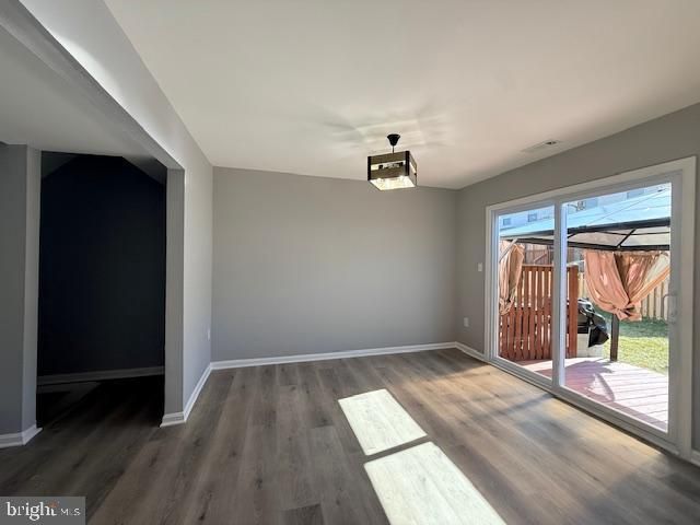 146 MARINE OAKS DR, Essex, MD 21221