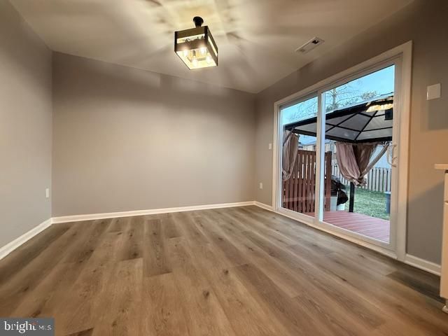 146 MARINE OAKS DR, Essex, MD 21221