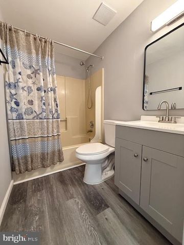 146 MARINE OAKS DR, Essex, MD 21221