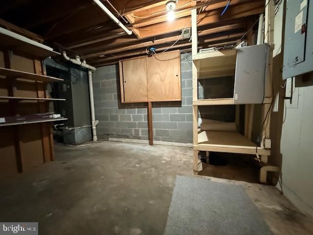 146 MARINE OAKS DR, Essex, MD 21221