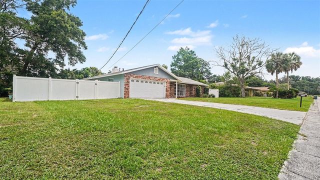2135 NE 6TH PLACE, Ocala, FL 34470