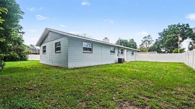 2135 NE 6TH PLACE, Ocala, FL 34470