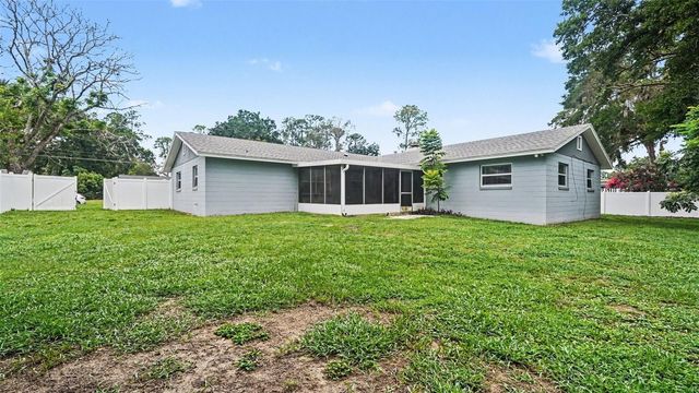 2135 NE 6TH PLACE, Ocala, FL 34470