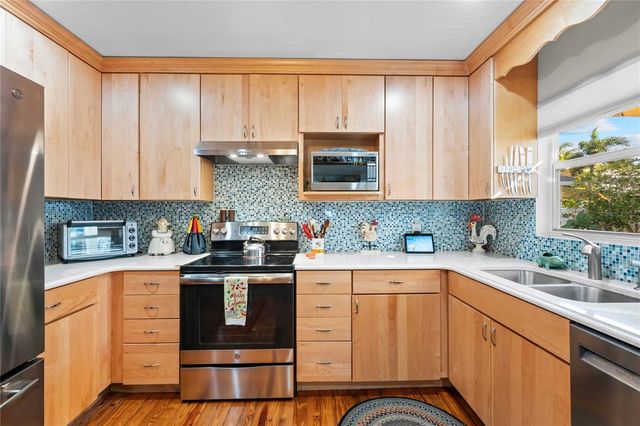 1109 COMMODORE STREET, Clearwater, FL 33755