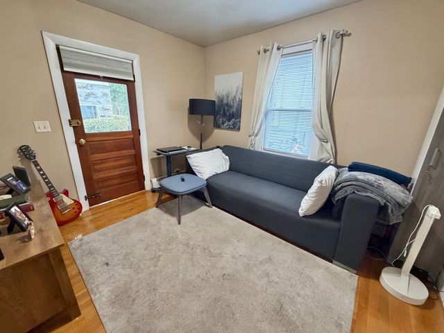 5 Cottage Ln 1, Watertown, MA 02472