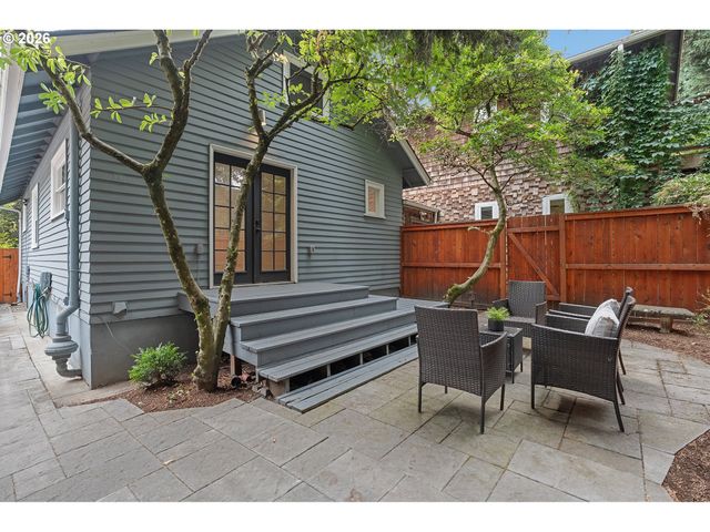 2817 Ne WEIDLER St, Portland, OR 97232