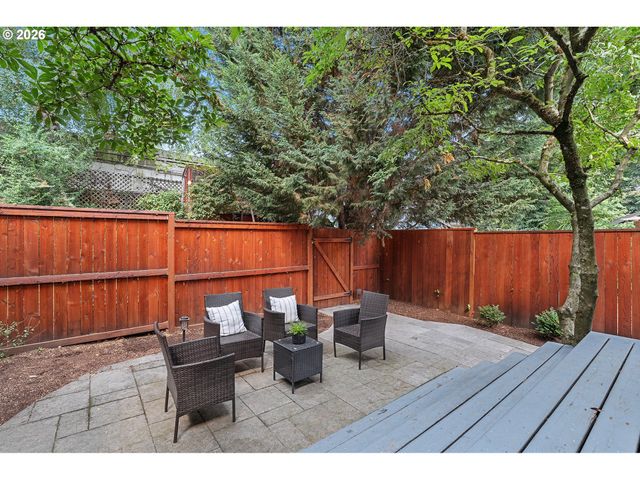 2817 Ne WEIDLER St, Portland, OR 97232