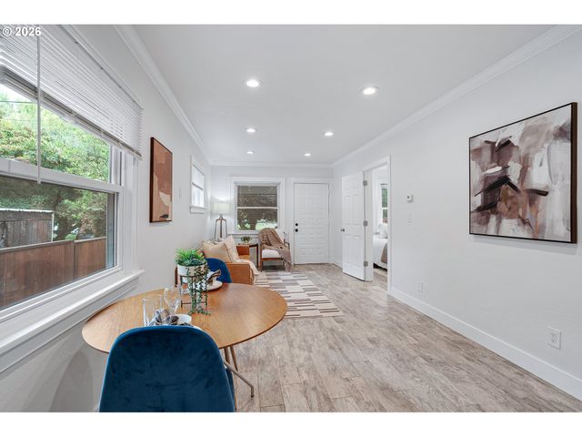 2817 Ne WEIDLER St, Portland, OR 97232