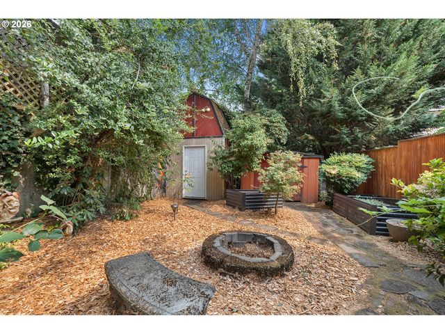 2817 Ne WEIDLER St, Portland, OR 97232