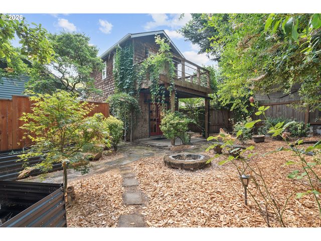 2817 Ne WEIDLER St, Portland, OR 97232