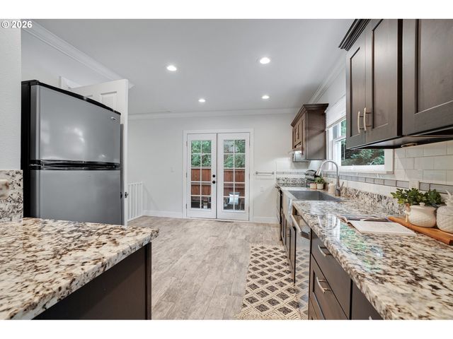 2817 Ne WEIDLER St, Portland, OR 97232