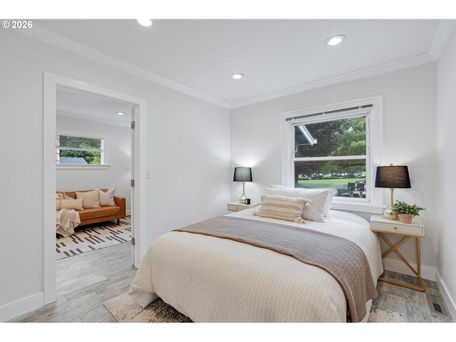 2817 Ne WEIDLER St, Portland, OR 97232