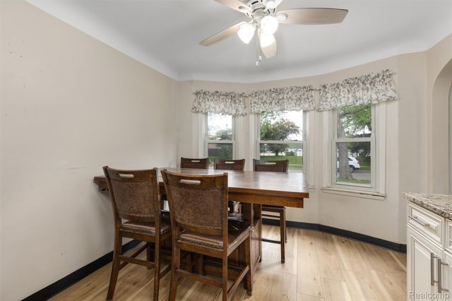 8181 Vermont Avenue, Warren, MI 48093