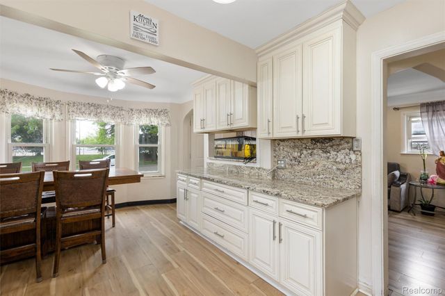 8181 Vermont Avenue, Warren, MI 48093