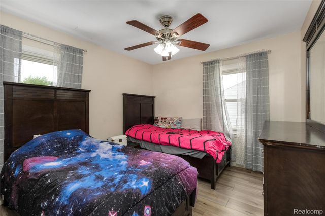 8181 Vermont Avenue, Warren, MI 48093