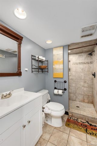 8181 Vermont Avenue, Warren, MI 48093