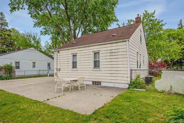 8181 Vermont Avenue, Warren, MI 48093