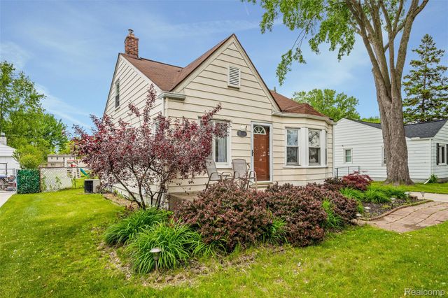 8181 Vermont Avenue, Warren, MI 48093
