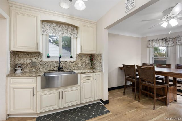 8181 Vermont Avenue, Warren, MI 48093