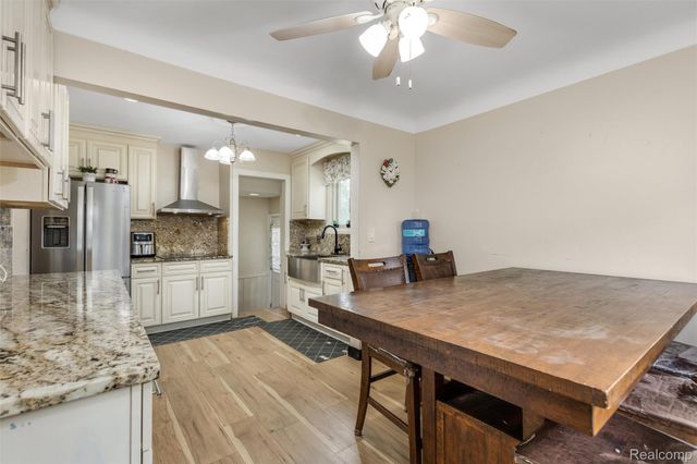 8181 Vermont Avenue, Warren, MI 48093