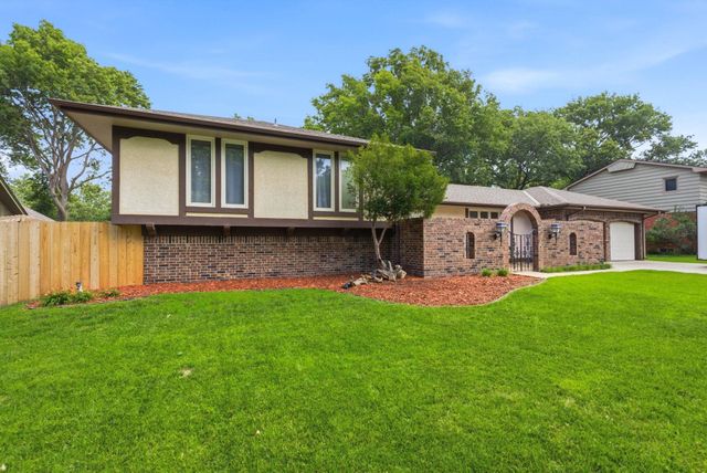 8300 E Brookhollow, Wichita, KS 67206