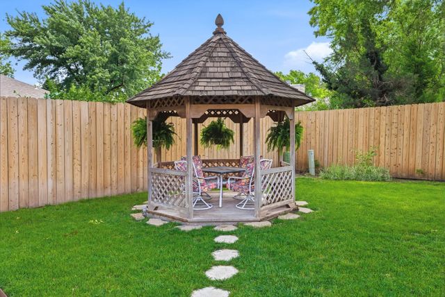 8300 E Brookhollow, Wichita, KS 67206